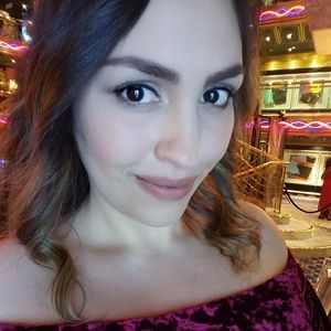 Meet your Posher, Alejandra